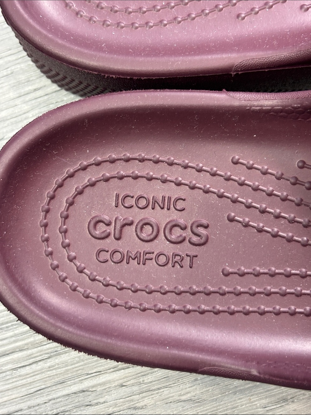 CROCS Burgundy Classic Platform Slide Sandals - size W6 - Picture 7 of 9